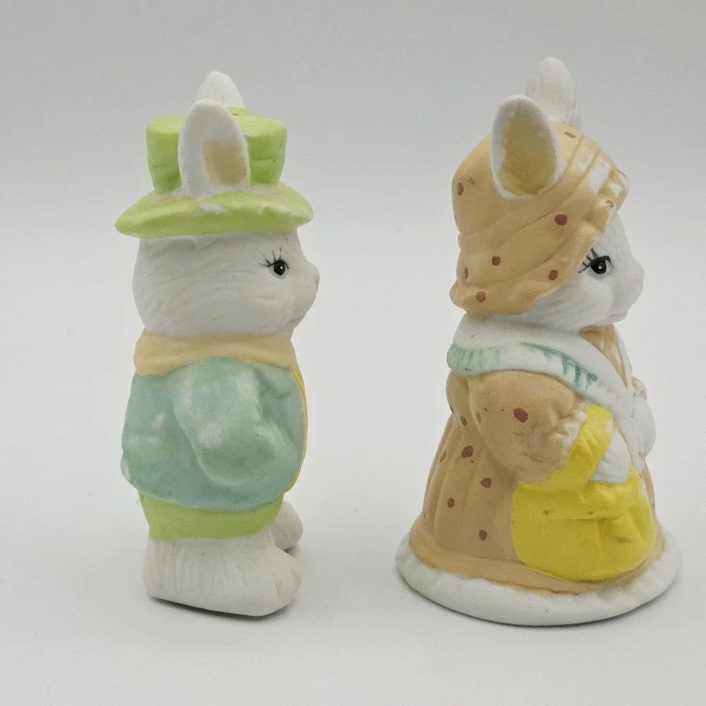 Vtg Youngs Inc Easter Bunny Salt‎ Pepper Shakers Small Ceramic Pastel Pair Decor